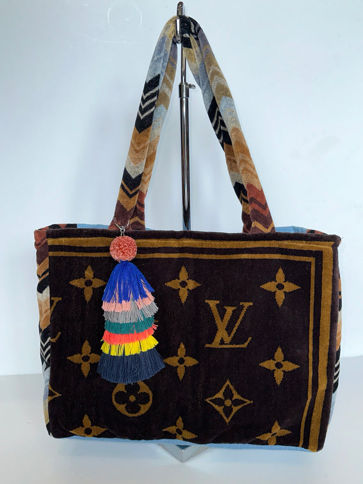 Large Custom D Tote