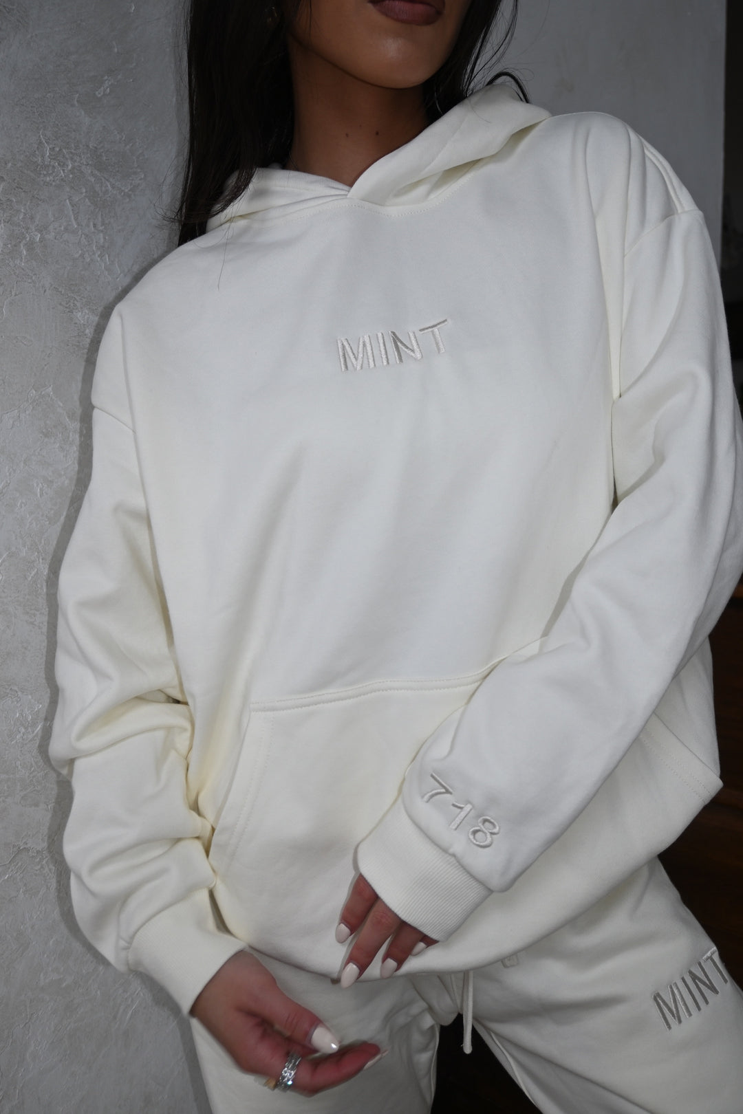 MINT 718 Embroidered Wrist Hoodie