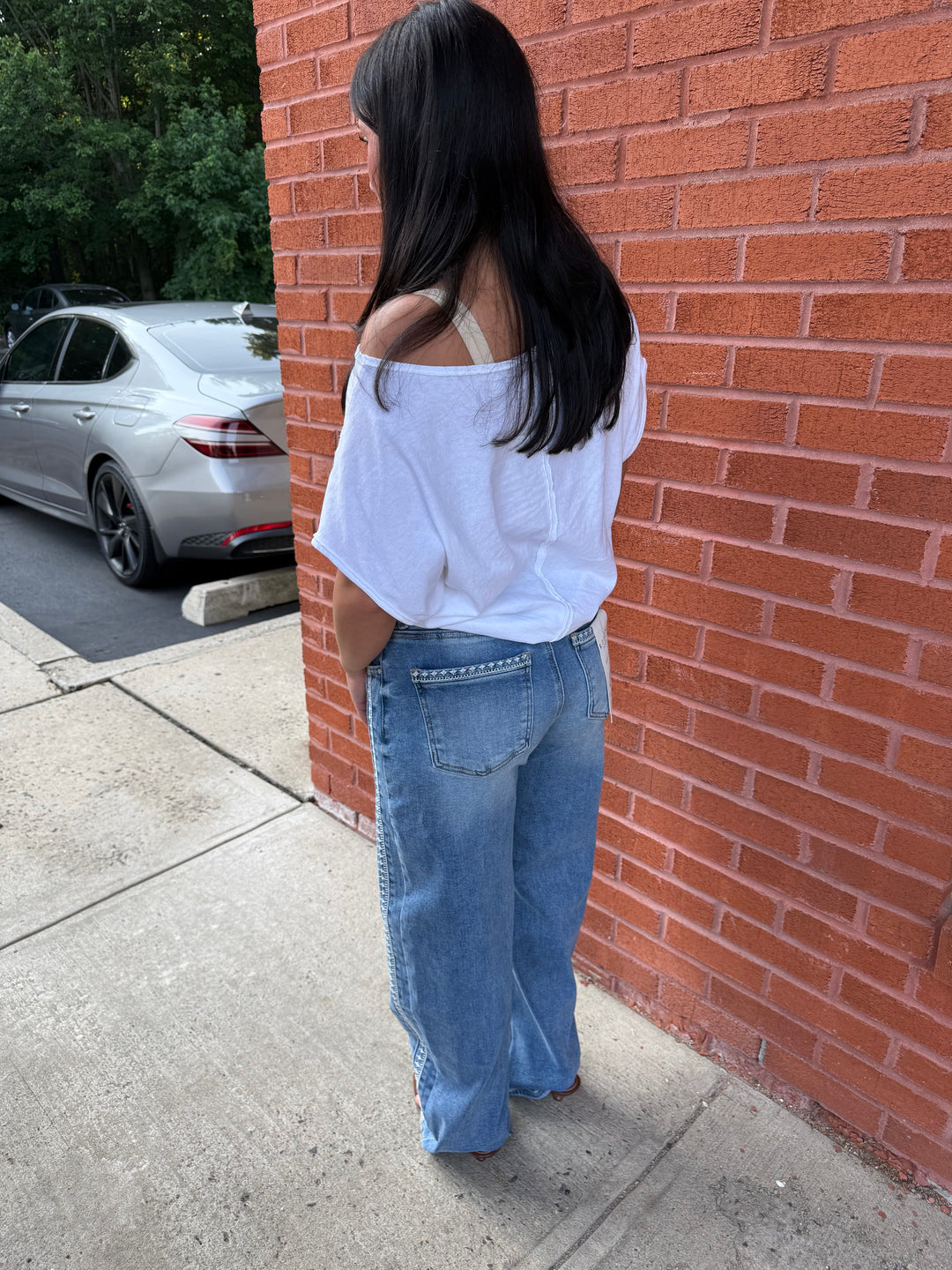 Ellesa Embroidered Crop Jeans