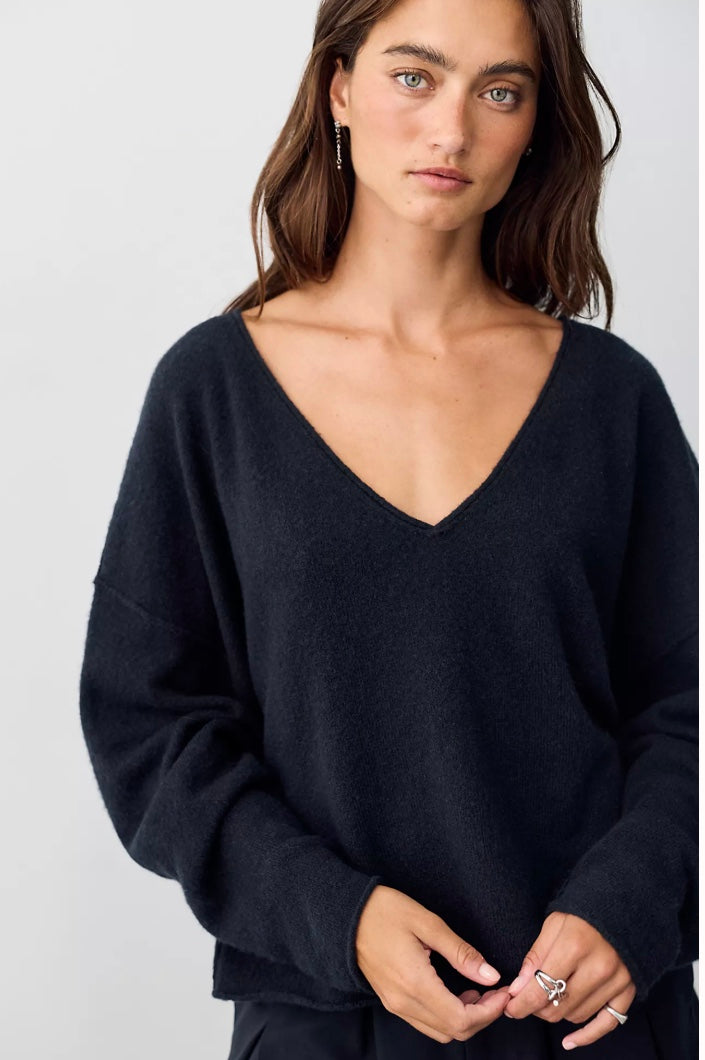 Sara See Me V-neck Pullover