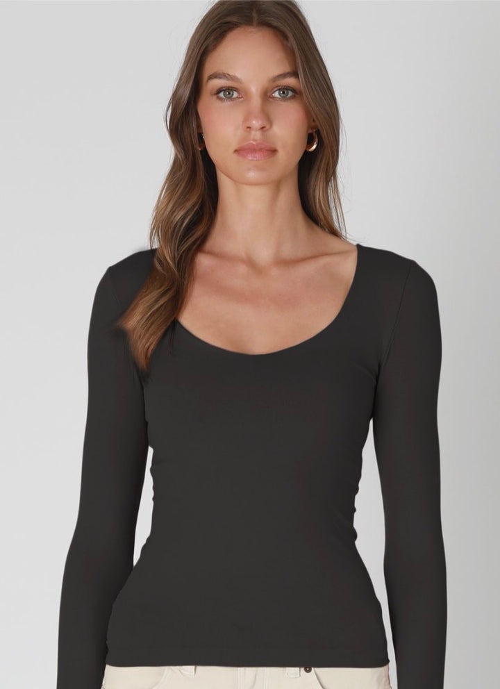 Clean Line Sweetheart Long Sleeve Top