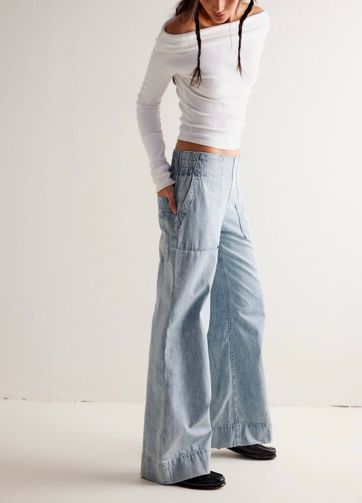 BREEZY DENIM PULL ON