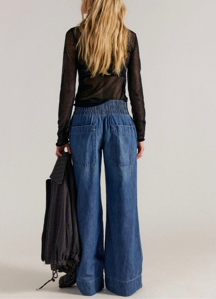 BREEZY DENIM PULL ON