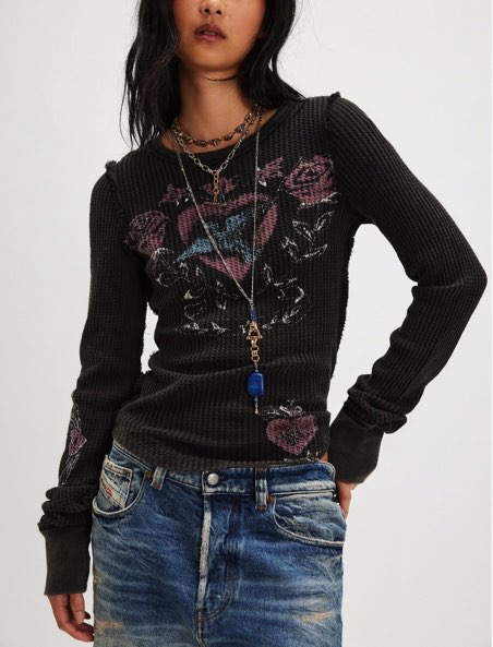 LUCKY LOCKET TEE