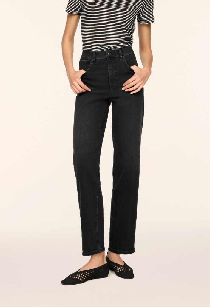 SPANX 90s Straight Leg Jeans